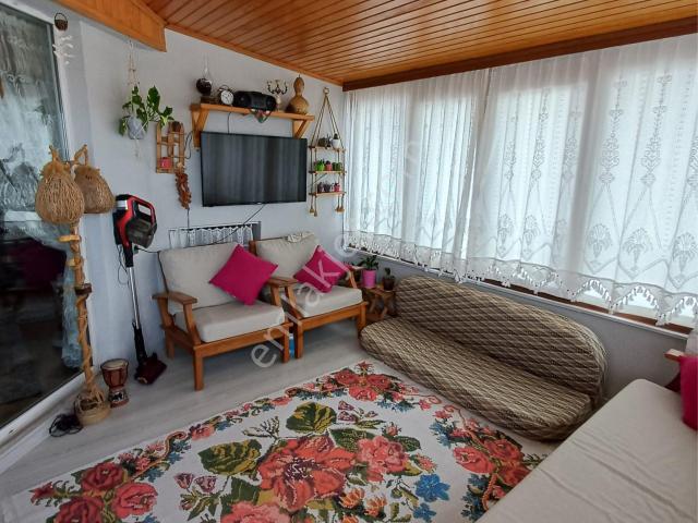 Beylikdüzü Yakuplu Mah. İhtiyaçtan Satılık 3+2 Dubleks 200 M2