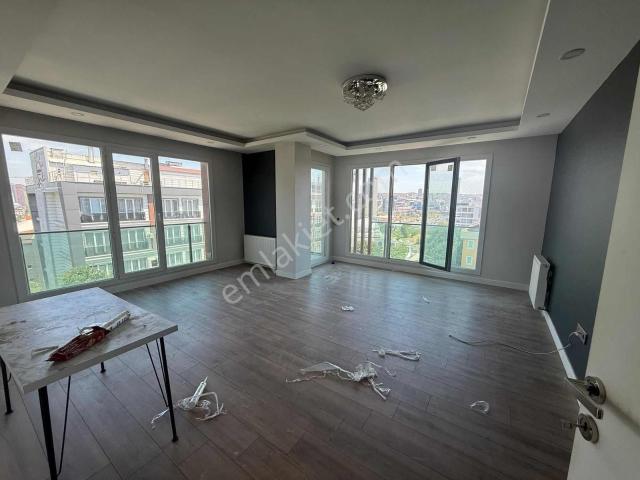 Beylikdüzü Yakuplu Metrobüse 100m Kiralık 3+1 Site İçi Daire