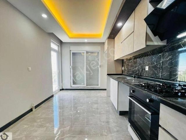 Beylikdüzü Yakuplu Mh. Metrobüse 5'dk Sıfır Daire.