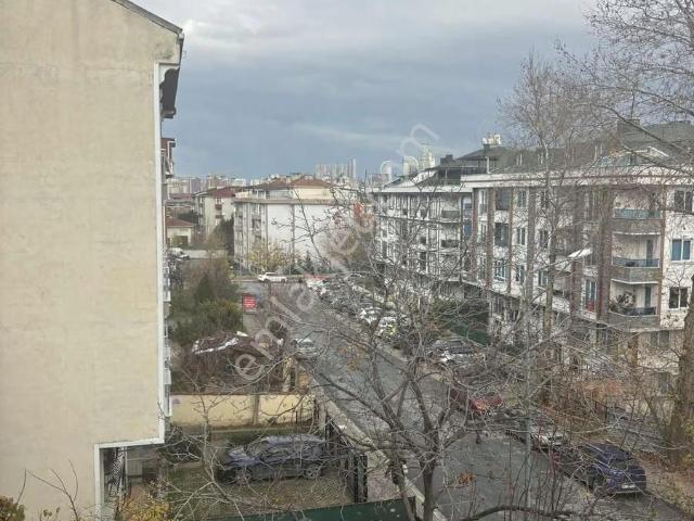 Beylikdüzü Yakupluda Çift Balkonlu 105m2 Satılık Daire