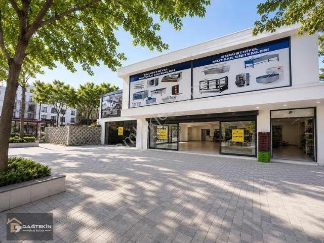 Beylikdüzü Yakupluda Kiralık Depolu Dükkan