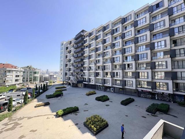 Beylikdüzü'nde Perstijli Site İçerisinde Kiralık Home Ofis