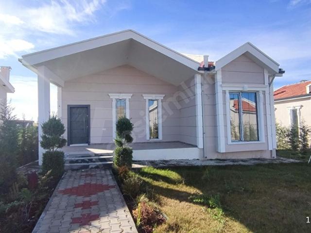 BEYNAM ORMANLARI YAMACINDA DOĞALGAZLI BETONARME 2+1 SATILIK VİLLA
