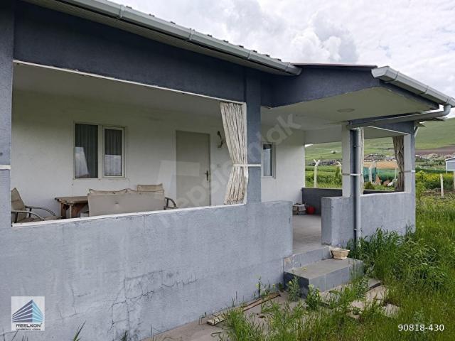 Beynamda 940 m2 tapulu içerisinde 1+1 evli bahçe