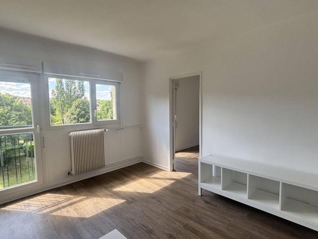 BEYNES APPARTEMENT 3 PIECES CENTRE