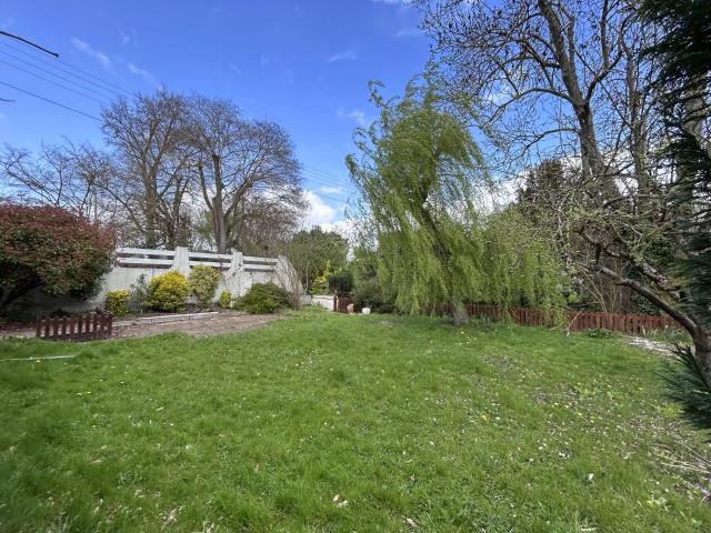 BEYNES Maison familiale avec sous sol total – Cadre verdoyant ex