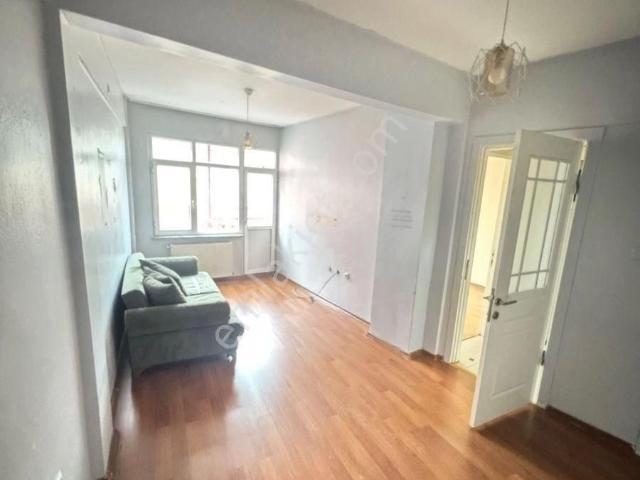 Beyoğlu Kadı Mehmet Mahallesinde 1+1 Kiralık Daire