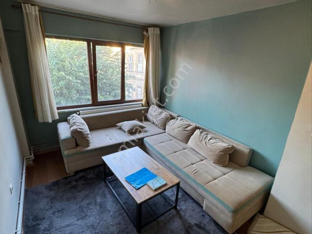 Beyoğlu Kasımpaşa Kızılay Meydanında 1+1 Kiralık Daire