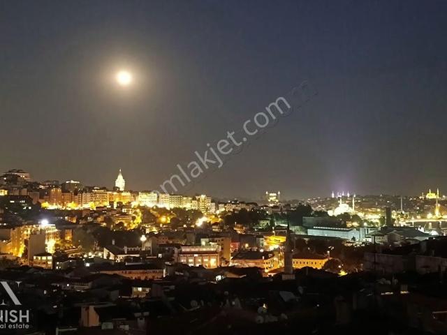Beyoğlu'nda İstanbul Manzaralı 1+1 Full Eşyalı Kiralık Daire
