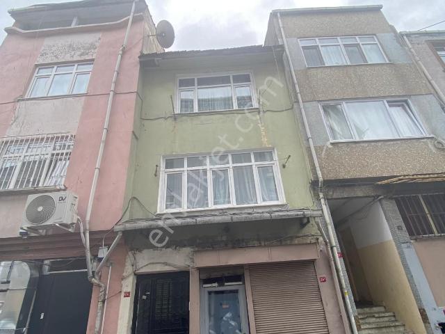 Beyoğlunda Kızılay Meydanına 1dakika Mesafede Kasımpaşa Küçük Piyale Mahalesinde Satılık Bina