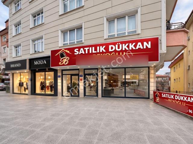 Beyoğlu'ndan Merkezde İşlek Caddede Geniş Cepheli Satılık Dükkan