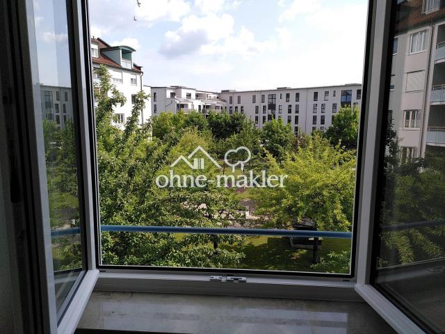Bezugsfertig: Helle 2 Zimmer Wohnung in ruhiger Lage mit Süd Balkon für WG / Singles / Paare