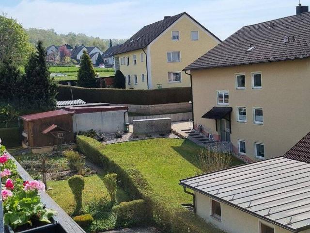 Bezugsfertige, renovierte Wohnung mit 3 Schlafzimmern und großem Balkon