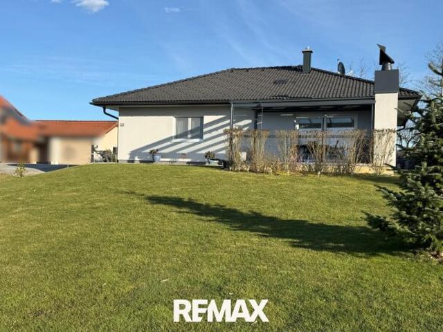 Bezugsfertiger, moderner Bungalow mit Burgblick