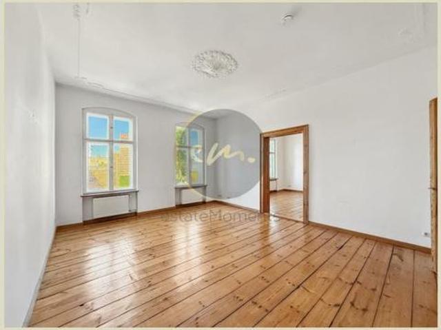 Bezugsfrei: Gefragte Lage, Balkon mit Aus und Weitblick, attraktiver Altbau.