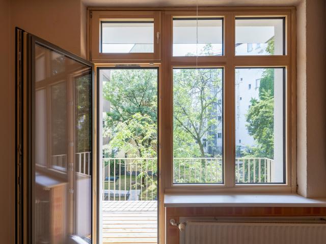 Bezugsfrei: sanierungsbedürftige 3 Zimmer Wohnung mit Balkon