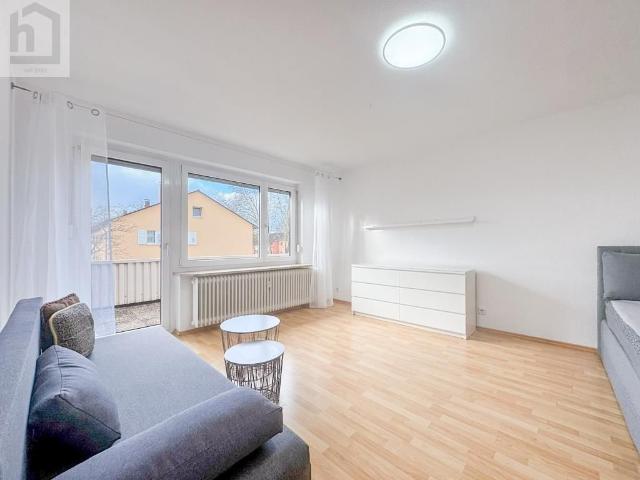 Bezugsfrei! 1,5 Zimmer Penthouse mit sonniger Dachterrasse und Einzelgarage in KN Fürstenberg