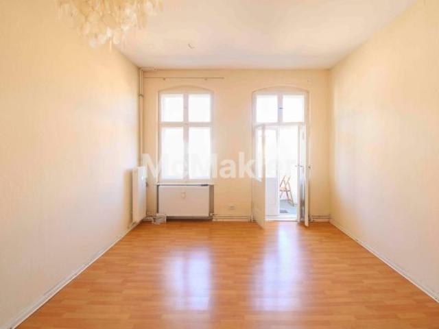 Bezugsfrei! 2 Zimmer Altbauwohnung mit großem Balkon in Berlin Steglitz