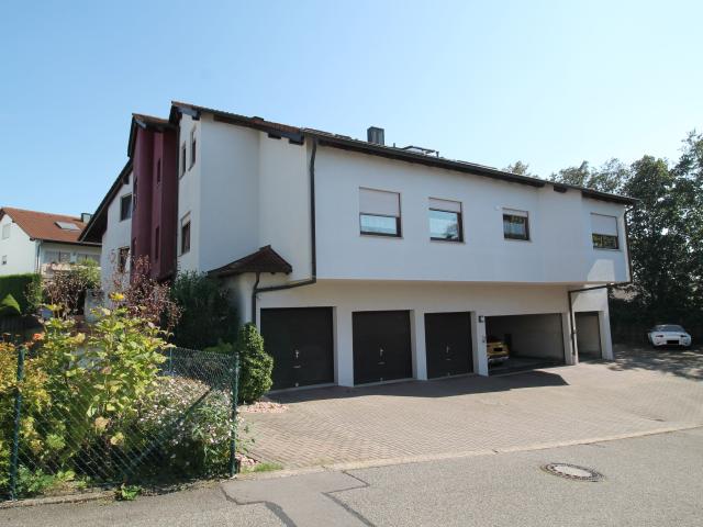 Bezugsfrei 3,5 Zimmer mit Balkon und Garage