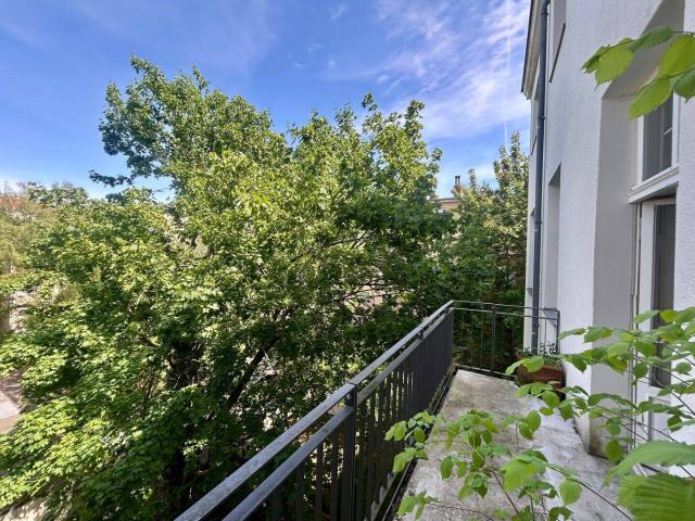 BEZUGSFREIE 4 ZIMMER ALTBAUWOHNUNG MIT BALKON IN TOPLAGE VON BERLIN SCHÖNEBERG