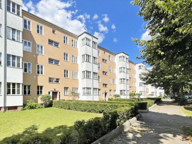 Bezugsfreie 2,5 Zimmer Wohnung in ruhiger und denkmalgeschützter Wohngegend nur ca. 100m zur Spree