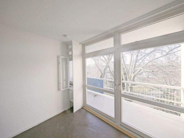 Bezugsfreie 3 Zi Whg in DER Architektur Ikone: im Oskar Niemeyer Haus im 3. OG mit Balkon