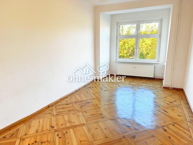 Bezugsfreie 3,5 Zim. Wohnung ggü. Weißem See, 2 Balkone, Stuck, seltener Holzboden