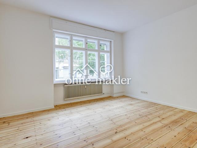 Frisch sanierter Altbauklassiker – bezugsfrei mit Blick in den grünen Innenhof
