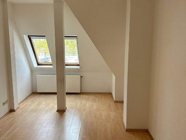 Bezugsfreie attraktive 2 Zimmer DG Wohnung im Altbau über den Dächern von Steglitz Zehlendorf!