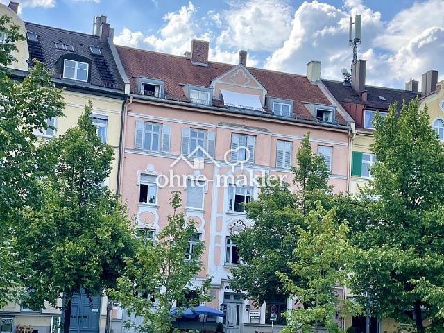 Bezugsfreie Dachgeschosswohnung im Altbau in attraktiver Lage