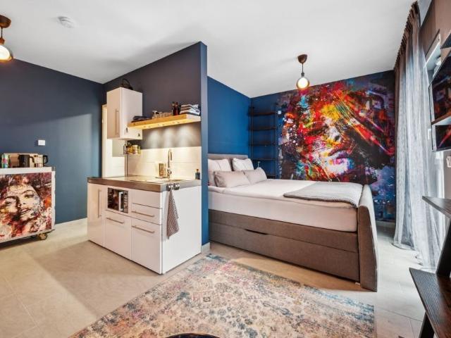 Bezugsfreie moderne 1 Zi Wohnung mit Balkon in Friedrichshain