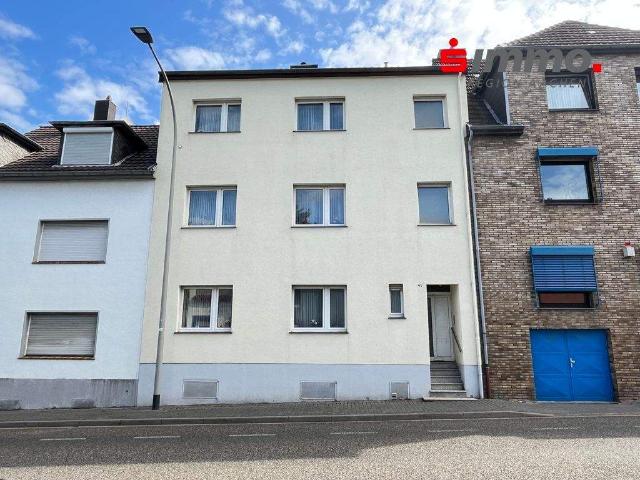 Bezugsfreies 3 Familienhaus, geeignet als Mehrgenerationenwohnen in zentraler Würselener Wohnlage