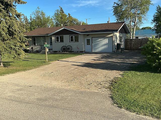 Bezanson House For Sale, 3 Bdr 2bath