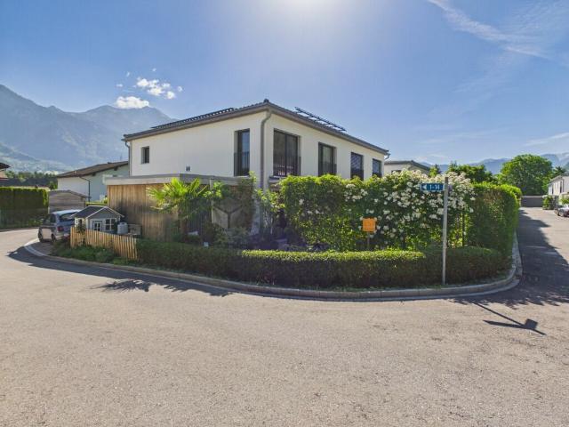 Bezauberndes 5.5 Zimmer Doppeleinfamilienhaus & Garten in Top Quartier