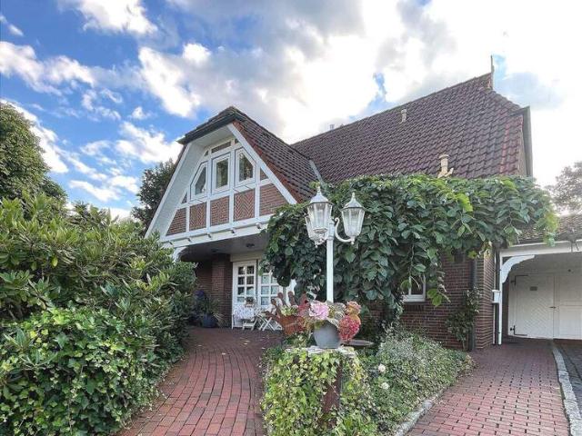 Bezauberndes EFH mit wunderschönem Garten!