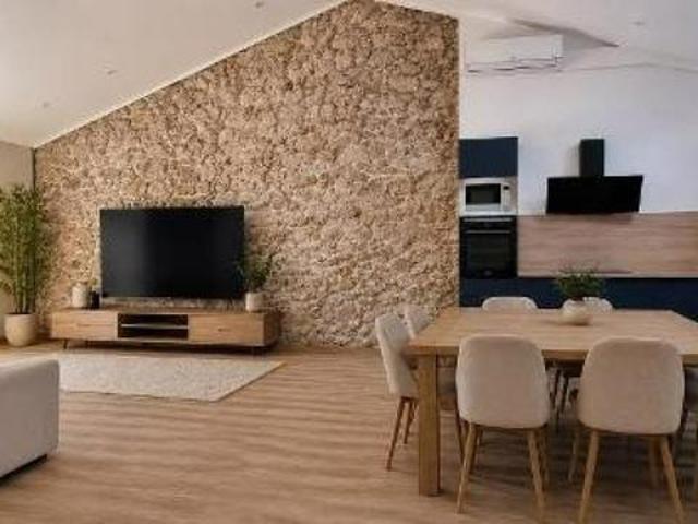 Béziers Magnifique appartement T4 de 100 m² entièrement rénové, au dernier étage