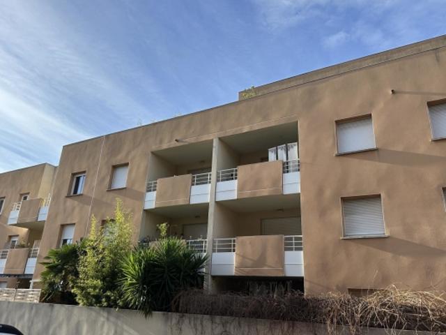 BEZIERS A VENDRE APPARTEMENT T2 AVEC PARKING