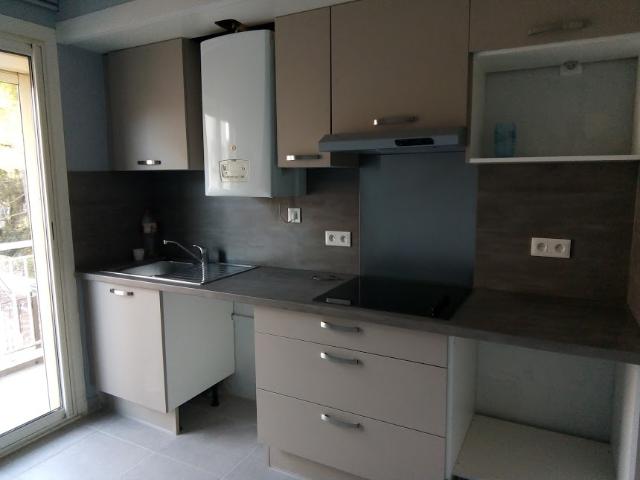 Béziers, Appartement de type 3 avec garage privatif, secteur clinique Champeau