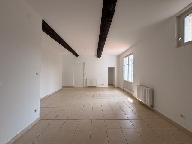 Béziers, appartement de type T3 + terrasse + parking