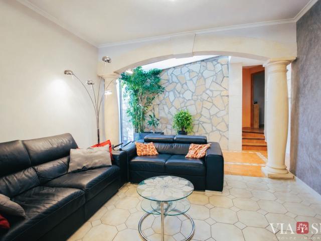 Beziers, Champs de Mars, Maison avec garage et cour 116m² Béziers