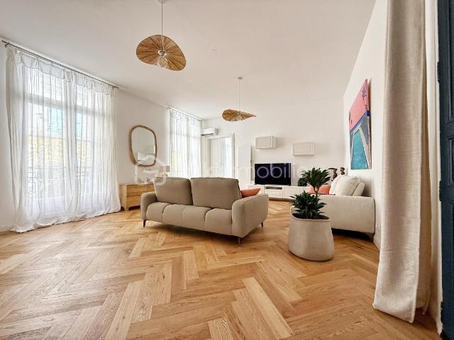 BÉZIERS – QUARTIER HISTORIQUE – APPARTEMENT T3 DE 105 m² – RÉNOVATION DE QUALITÉ – CAVE