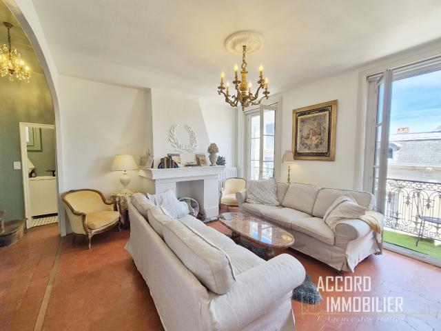 Béziers superbe appartement duplex T5 de 125m2 avec balcon et ascenseur