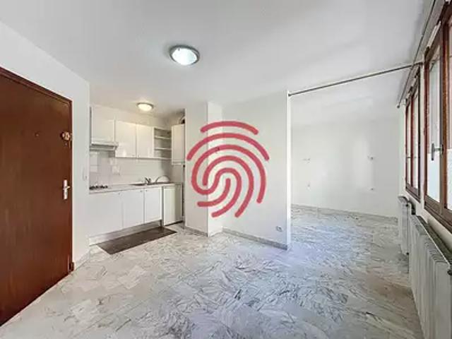 Béziers 34500 Location appartement 1 pièce t1 au dernier étage