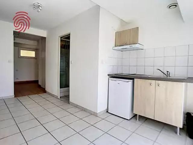Béziers 34500 Location appartement 2 pièces t2 au dernier étage terrasse