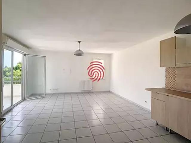 Béziers 34500 Location appartement 3 pièces t3 au dernier étage terrasse