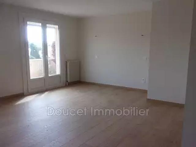 Béziers 34500 Location appartement 3 pièces t3 terrasse parking