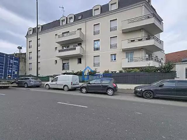 Bezons 95870 Achat / Vente appartement 1 pièce t1 au dernier étage cave