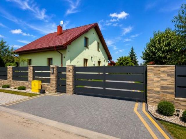 Bezpośrednio, Horodyszcze, 200 m² Dom