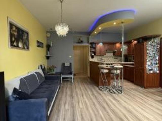Bezpośrednio, Łódź, Śródmieście, ul. Rewolucji 1905 r 79 m² Mieszkanie