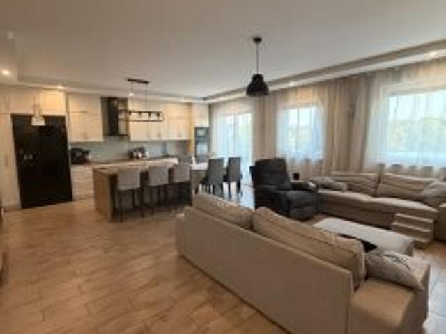 Bezpośrednio, Legnica, ul. Pątnowska, 102 m² Mieszkanie